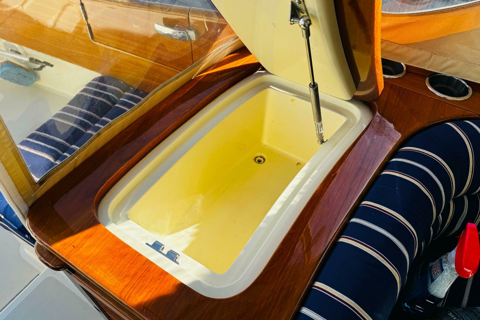 2012 Hinckley Picnic Boat MKIII - Image 39