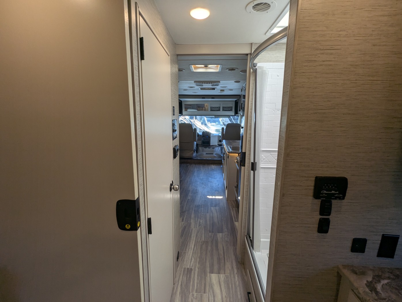 2022 Thor Motor Coach A.C.E. 30.3 - Image 29