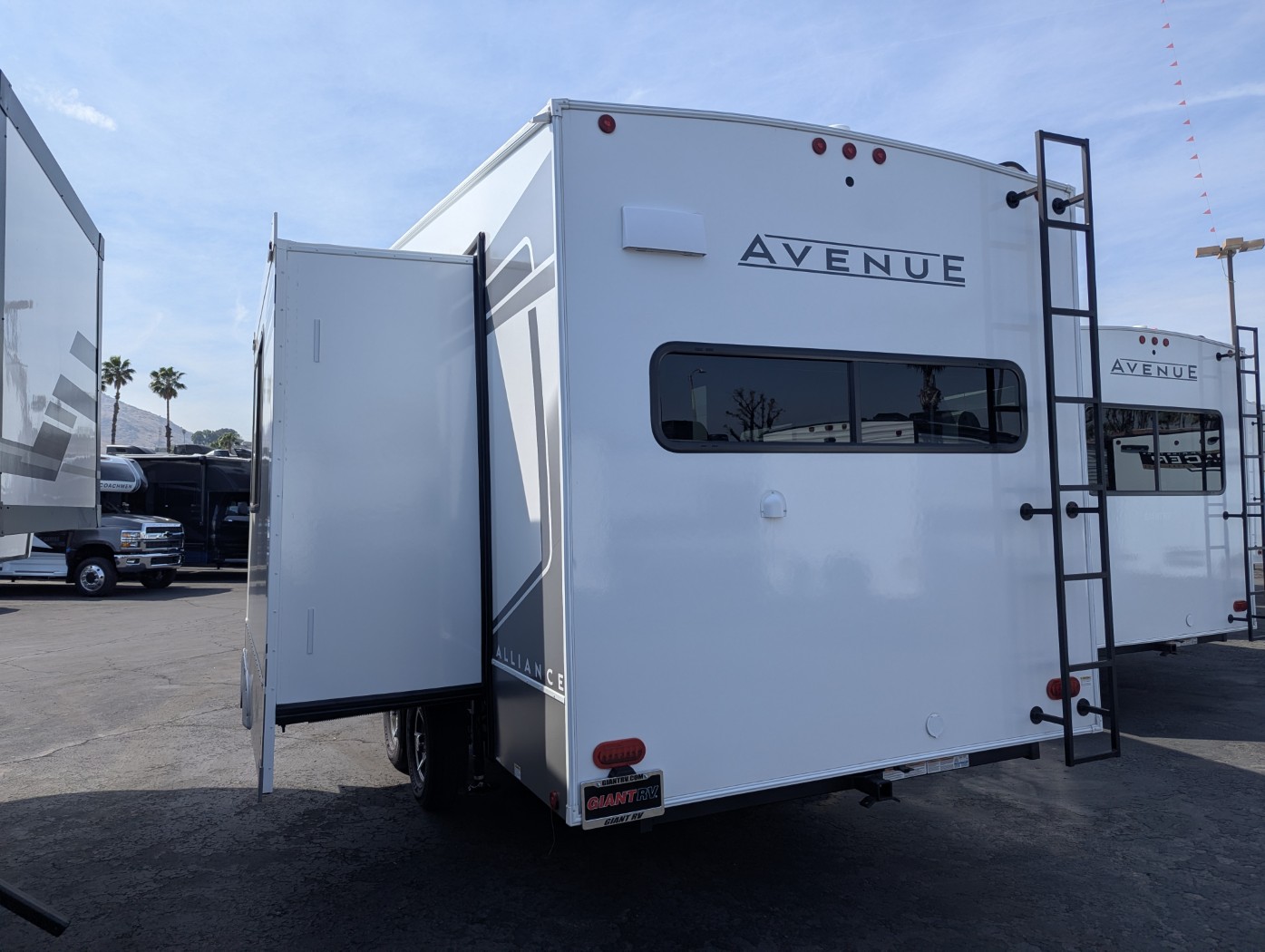 2026 Alliance RV Avenue 23ML - Image 4