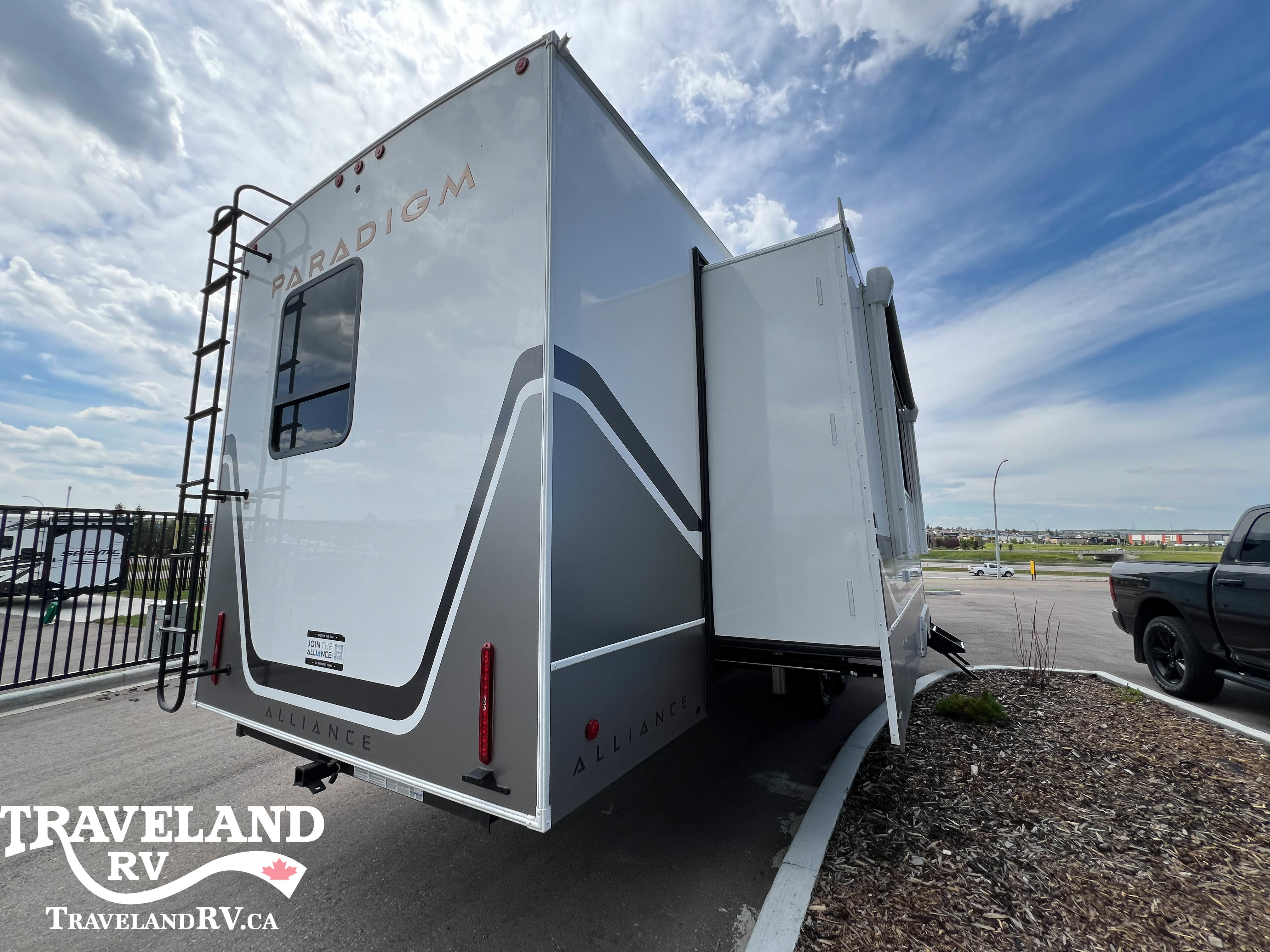 2026 Alliance RV Paradigm 382RK - Image 4