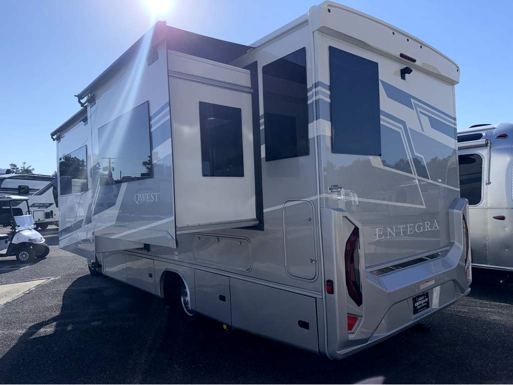 2027 ENTEGRA COACH QWEST 25L - Image 3