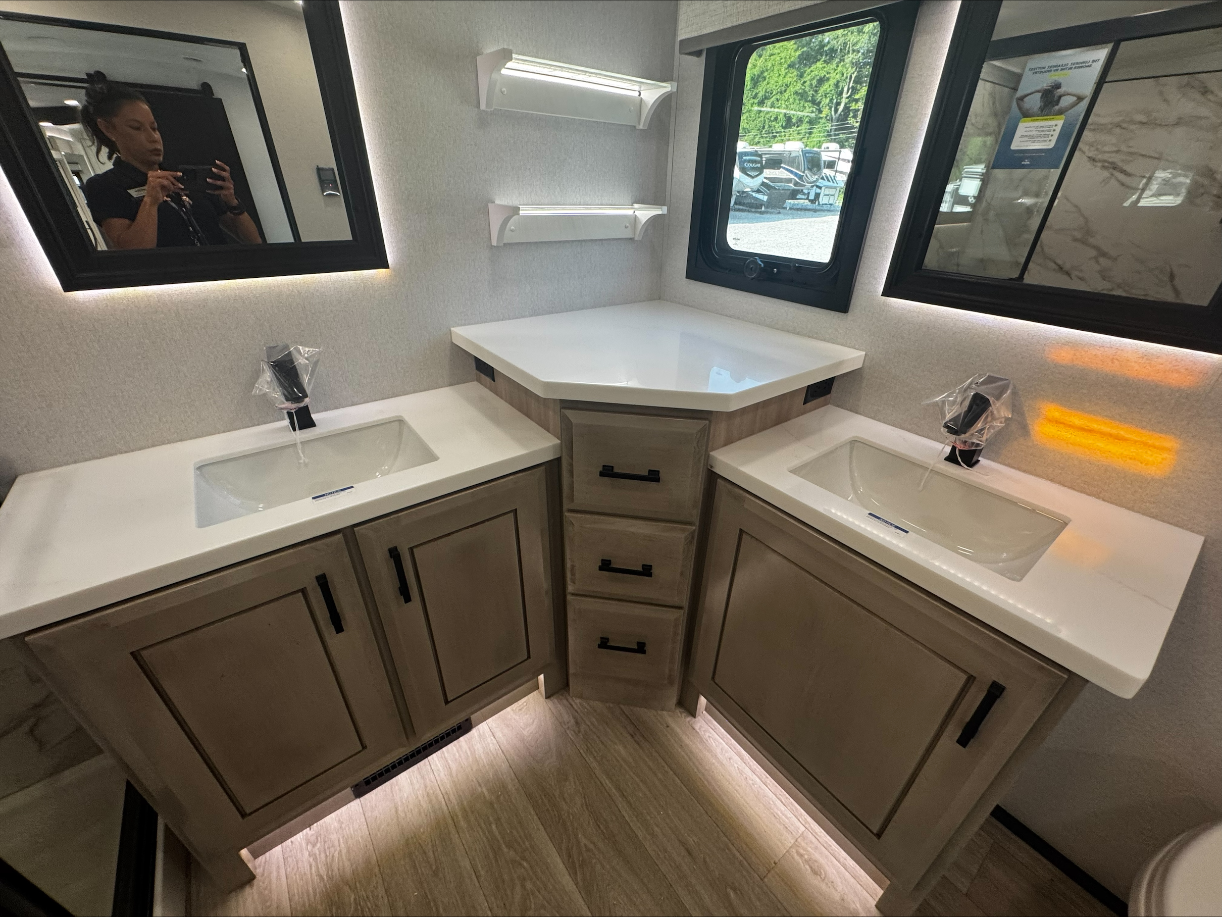 2027 JAYCO PINNACLE 39FLOK - Image 14