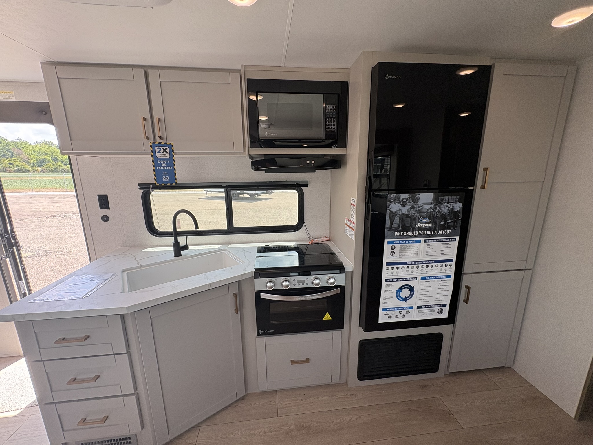 2027 Jayco Jay Flight SLX 261BHS - Image 17