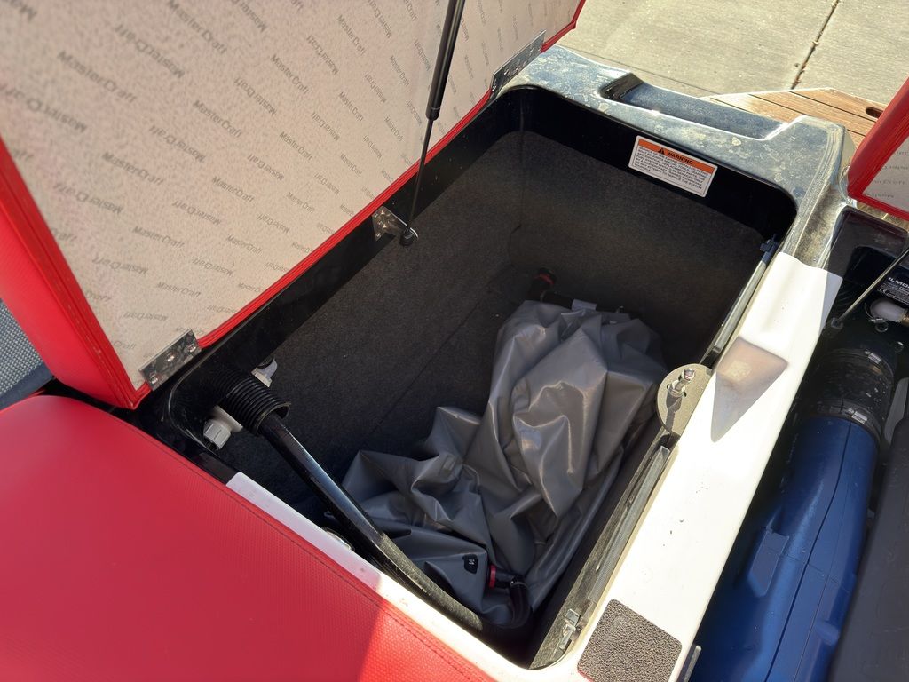 2019 MasterCraft XT22 - Image 62