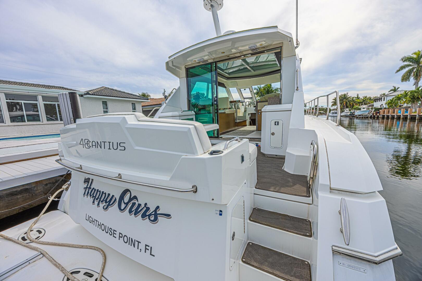 2012 Cruisers Yachts 48 Cantius - Image 12