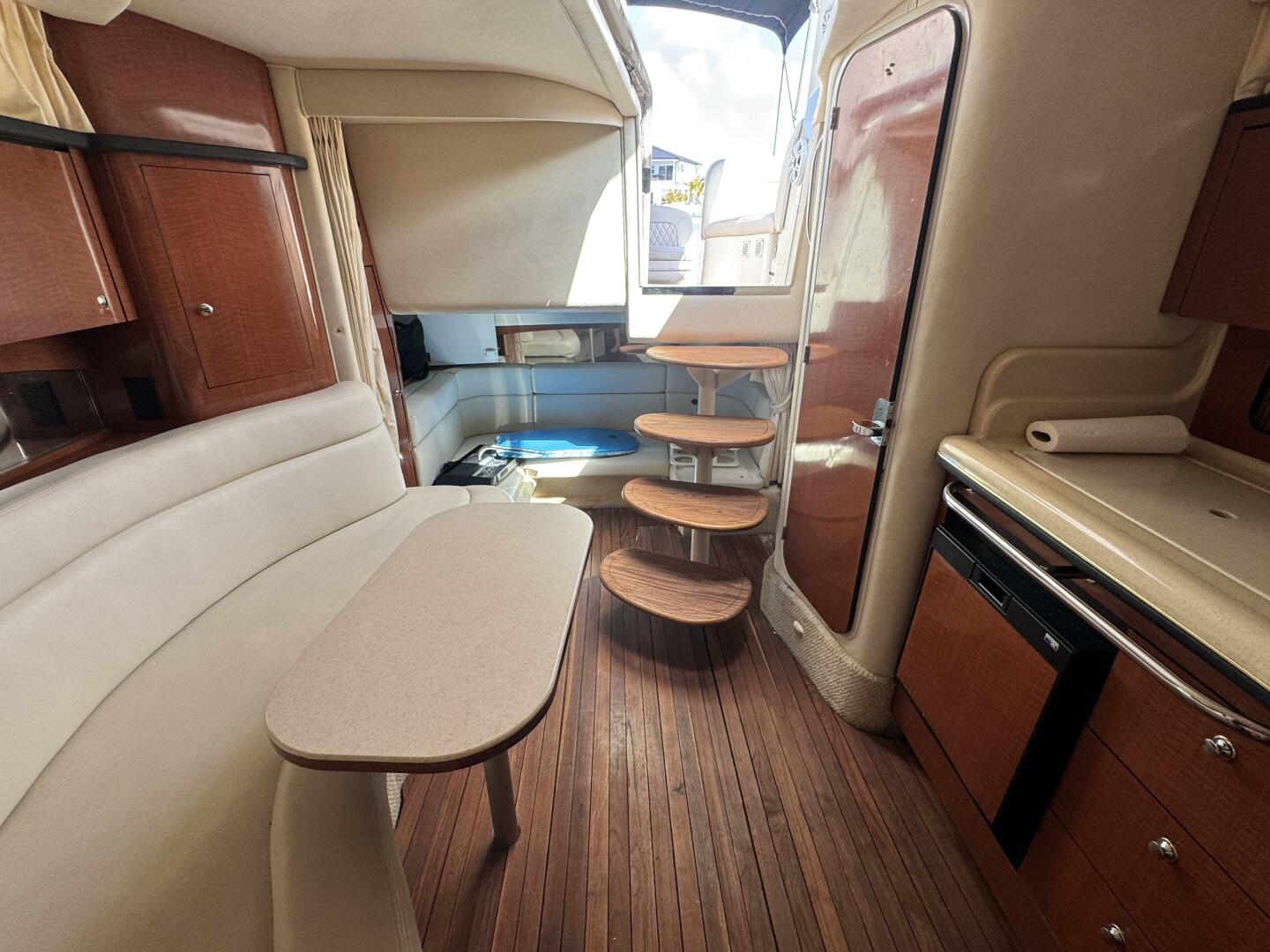 2002 Sea Ray 320 Sundancer - Image 40