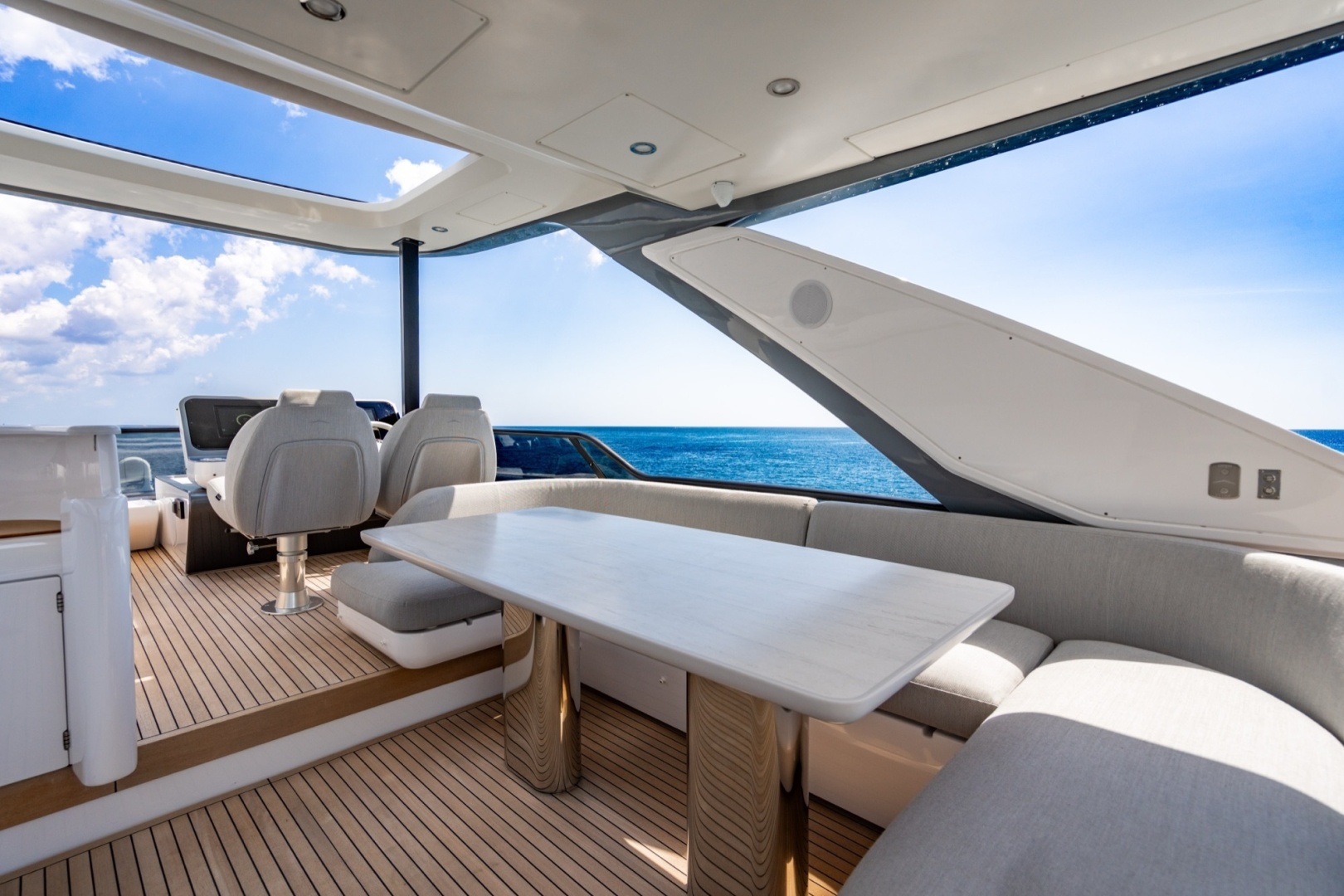 2023 Azimut Azimut Fly 68 Base - Image 29