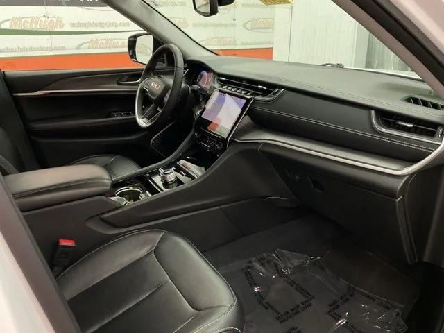 2023 Jeep Grand-Cherokee-L Laredo Altitude 4x4 - Image 25
