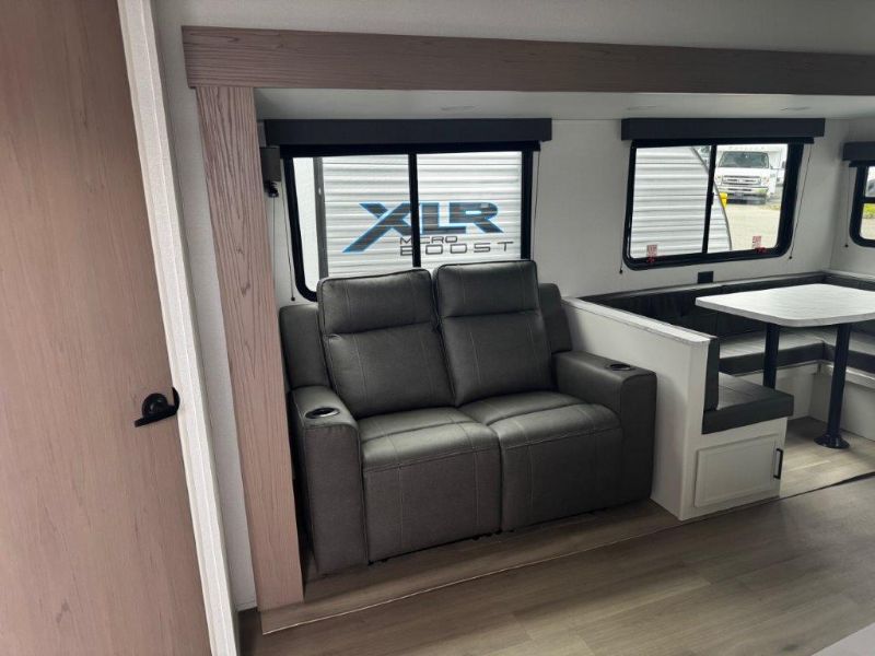 2026 Grand Design Momentum MAV 28MAV - Image 9