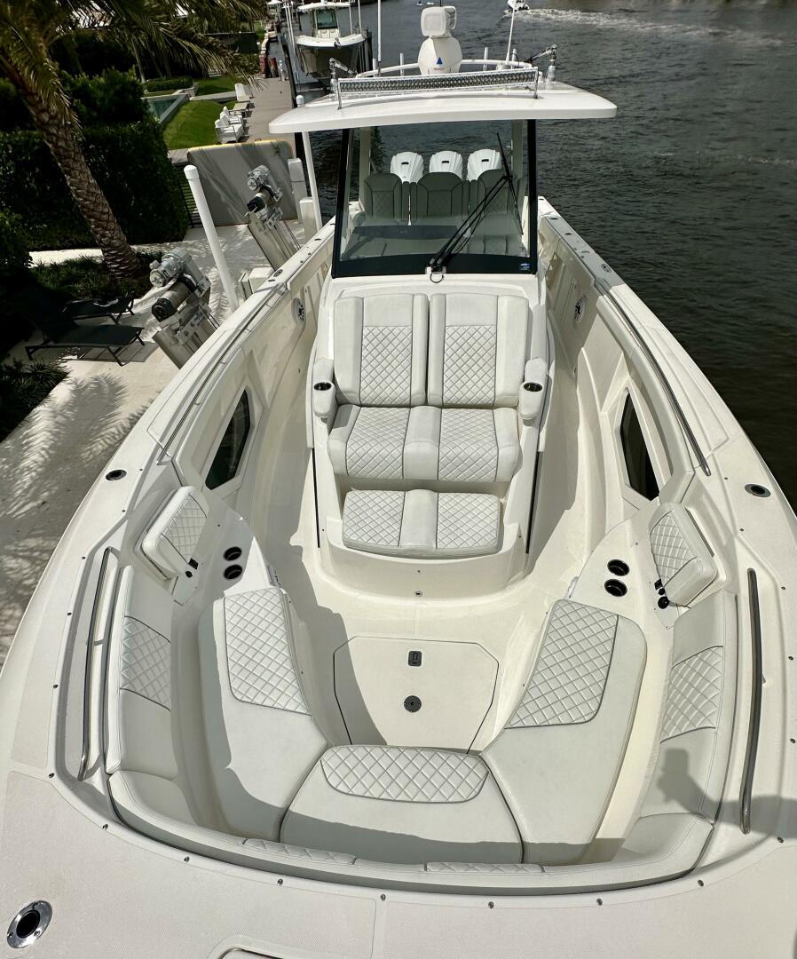 2022 Pursuit 378 - Image 11