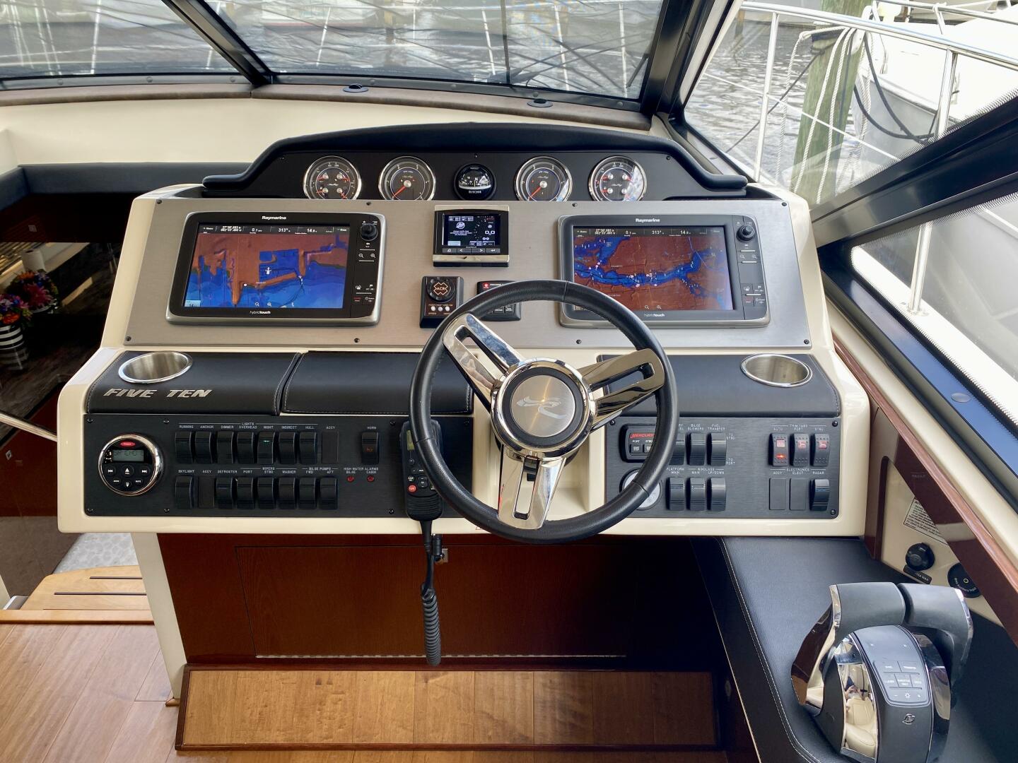 2015 Sea Ray 510 Sundancer - Image 5