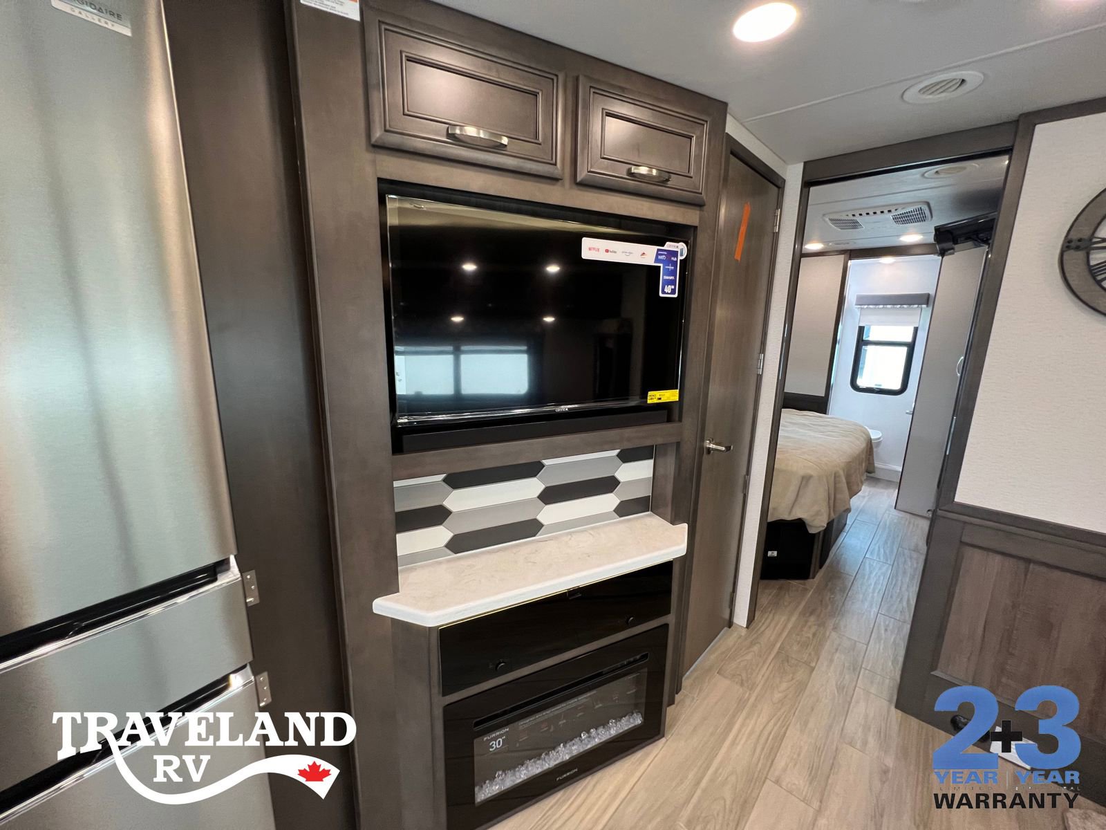 2025 Jayco Seneca Prestige 37K - Image 17