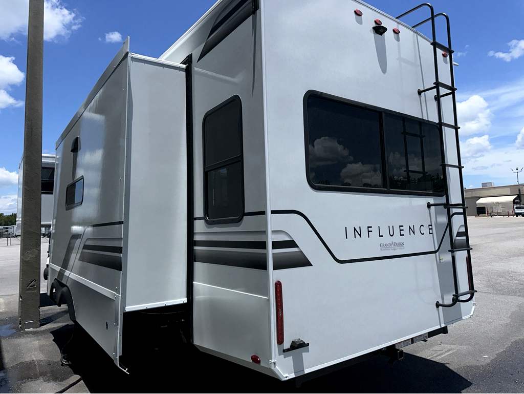 2026 GRAND DESIGN INFLUENCE 3003RL - Image 3