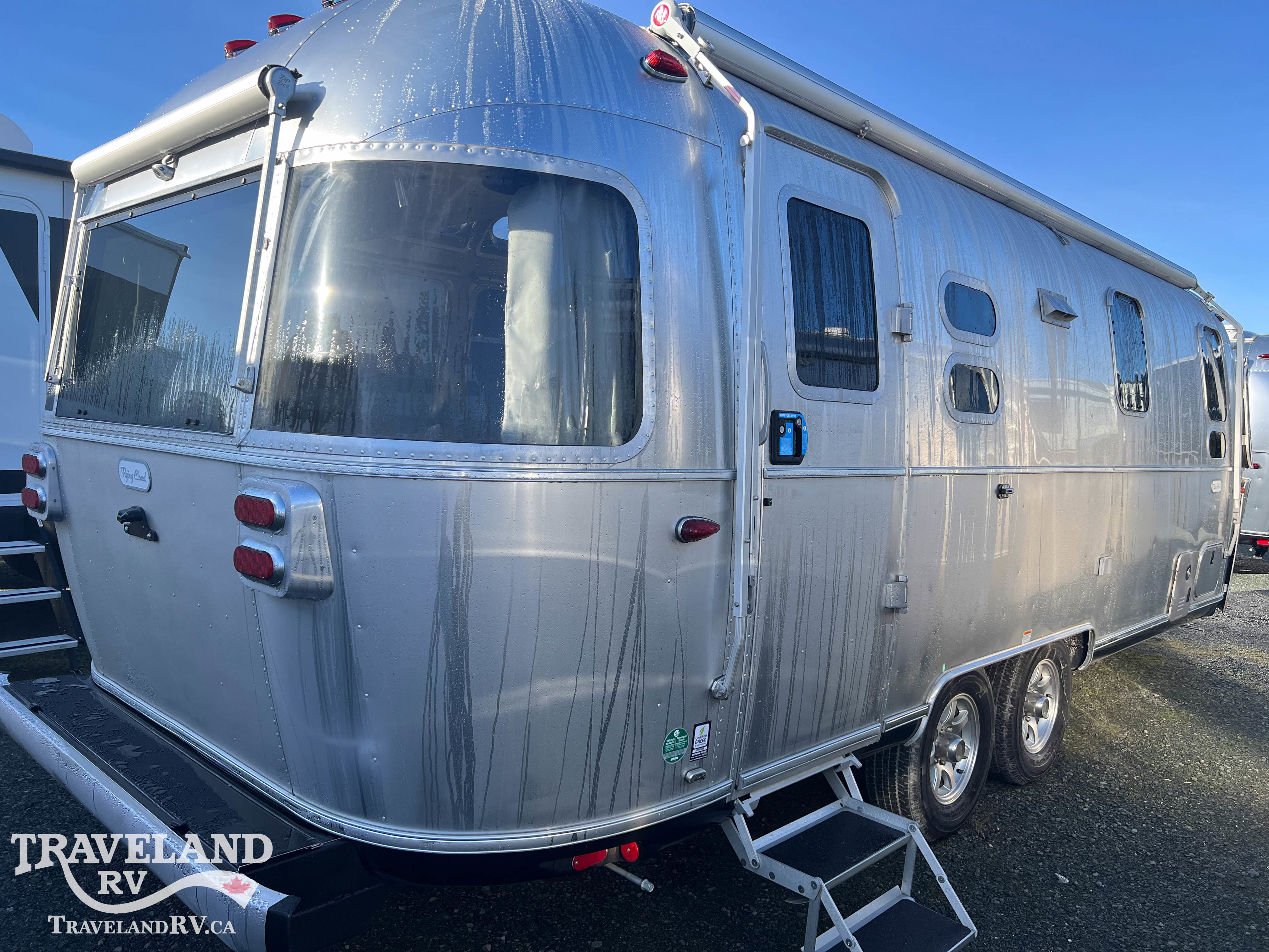 2026 Airstream Flying Cloud 23FBQ - Image 4