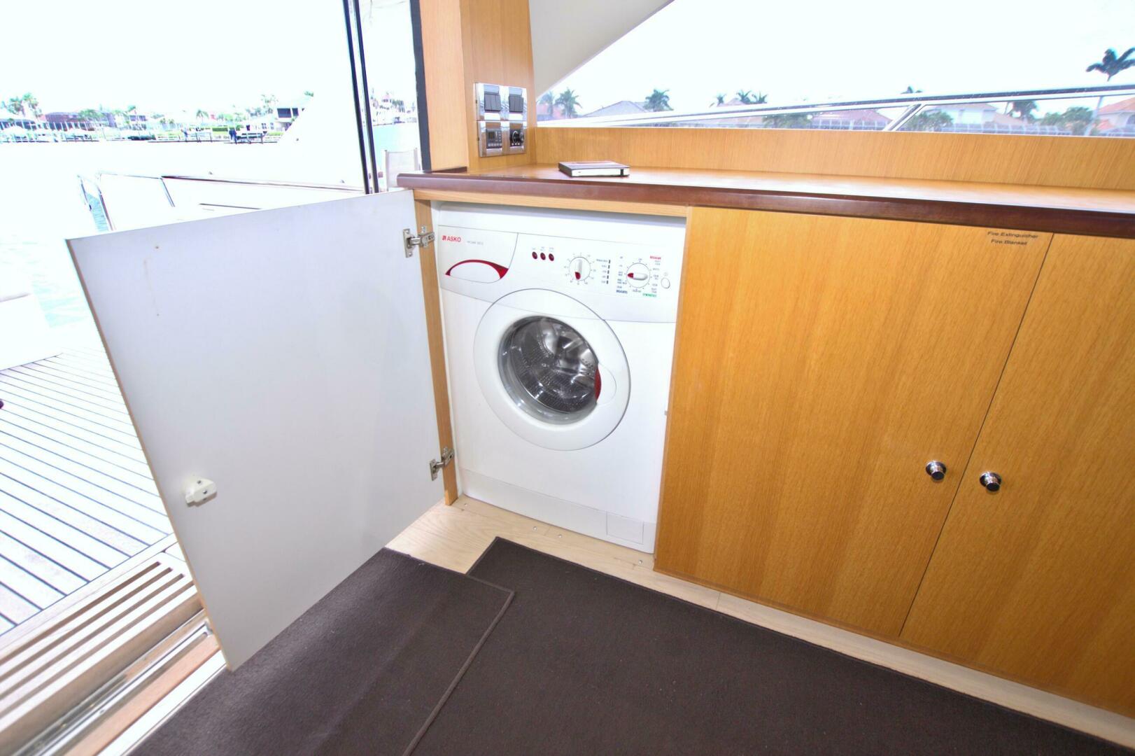 2015 Dyna Yachts 60 Pilothouse Motoryacht - Image 38