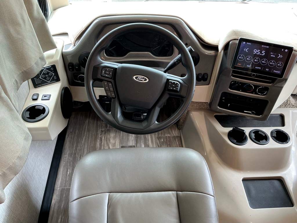 2023 THOR MOTOR COACH 34J - Image 13