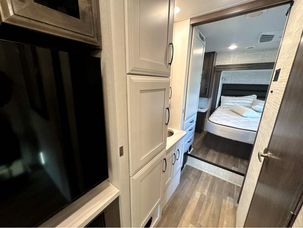 2025 JAYCO GREYHAWK 30Z - Image 16