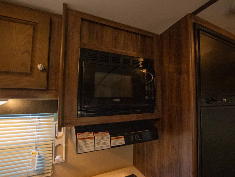 2016 Dutchmen RV Aerolite 242BHSL - Image 9