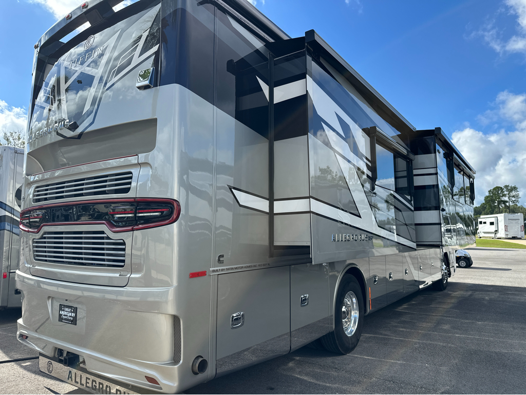 2025 TIFFIN ALLEGRO BUS 40IP - Image 4