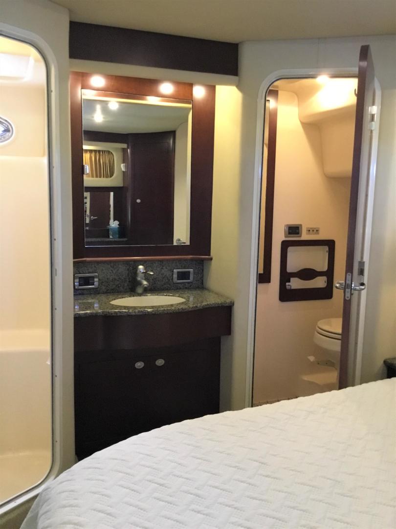 2005 Sea Ray 40 Motor Yacht - Image 23
