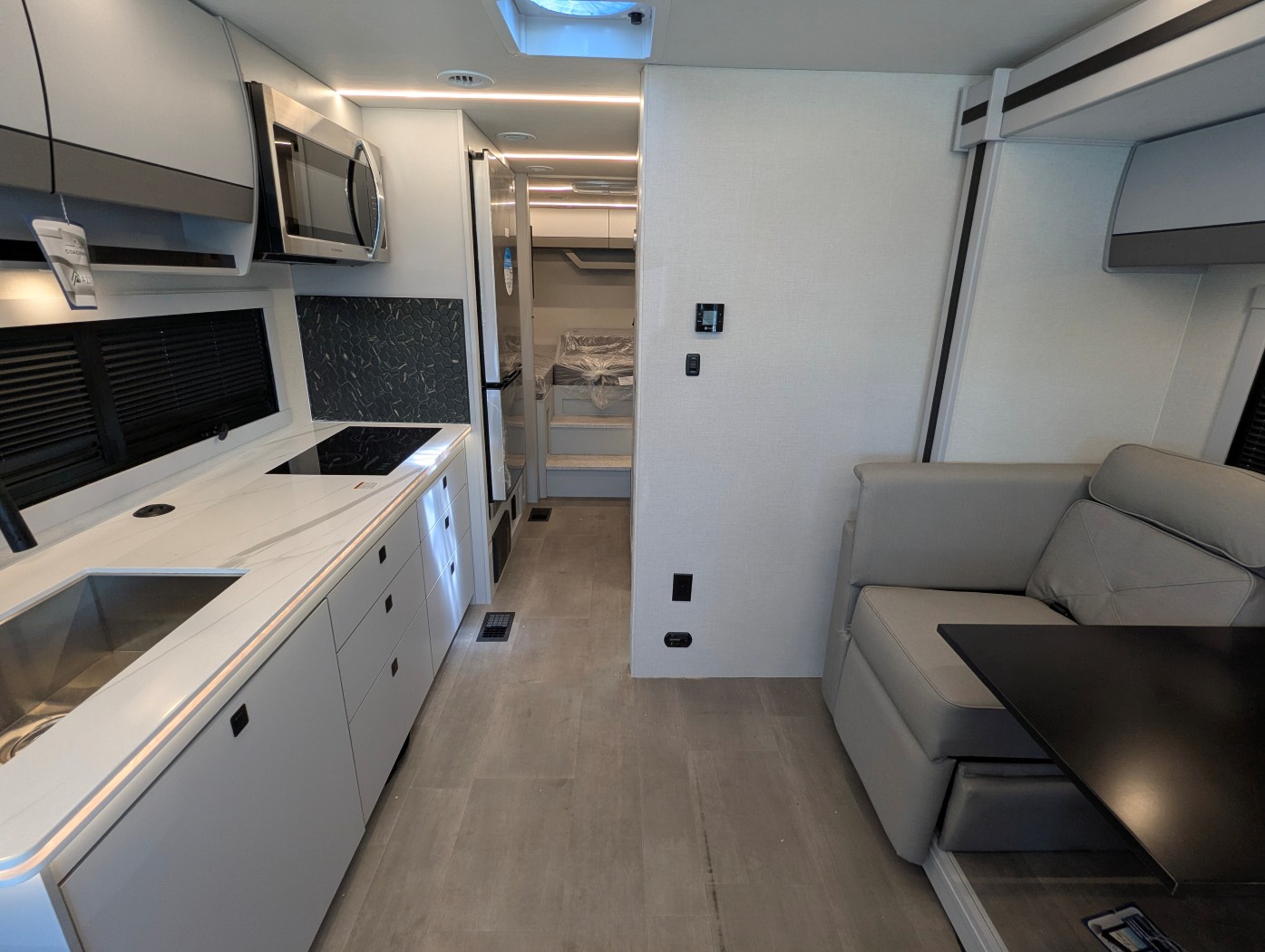 2026 Coachmen Euro 25TB - Image 10