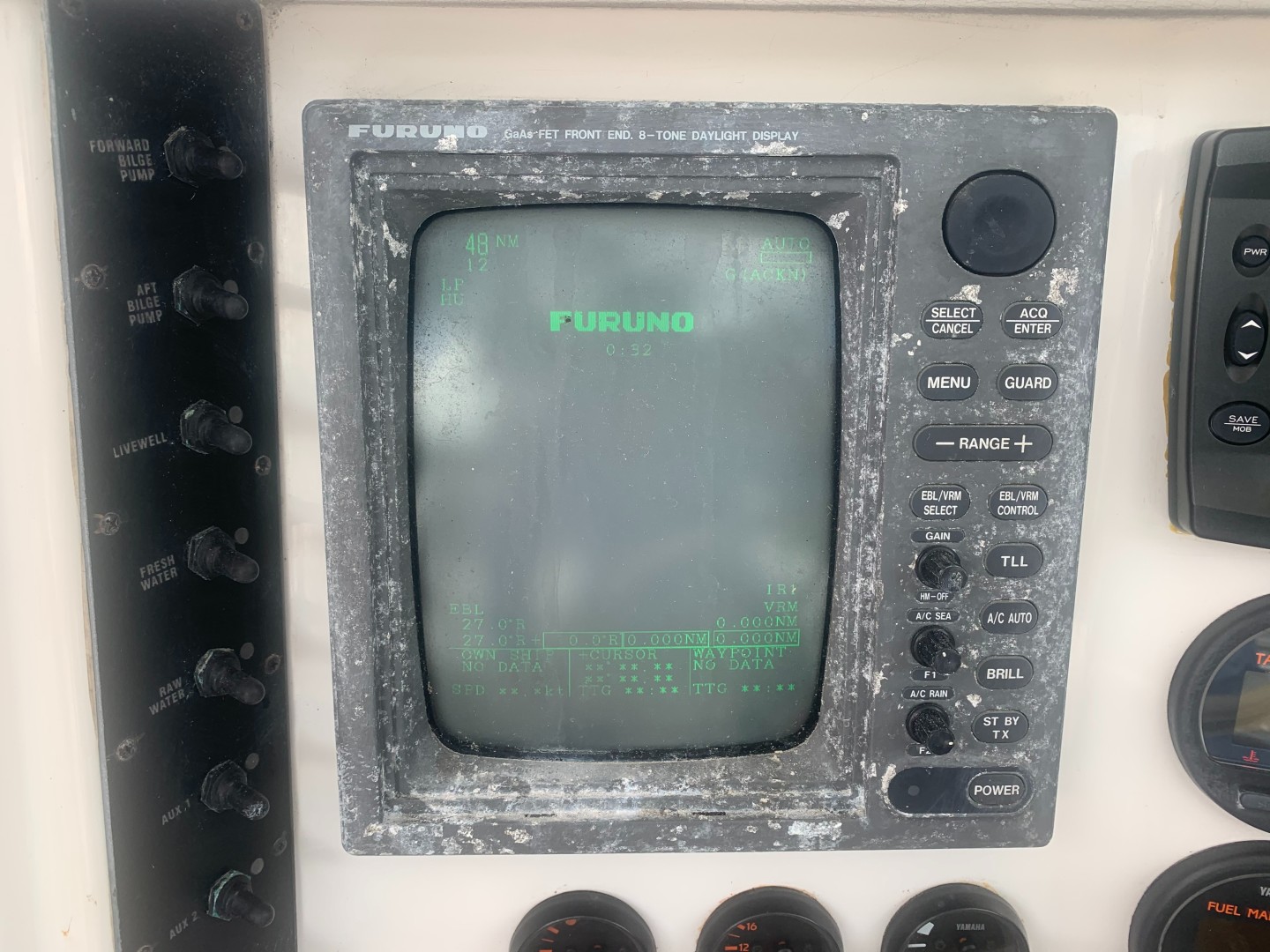 2001 Venture 34 Center Console - Image 8
