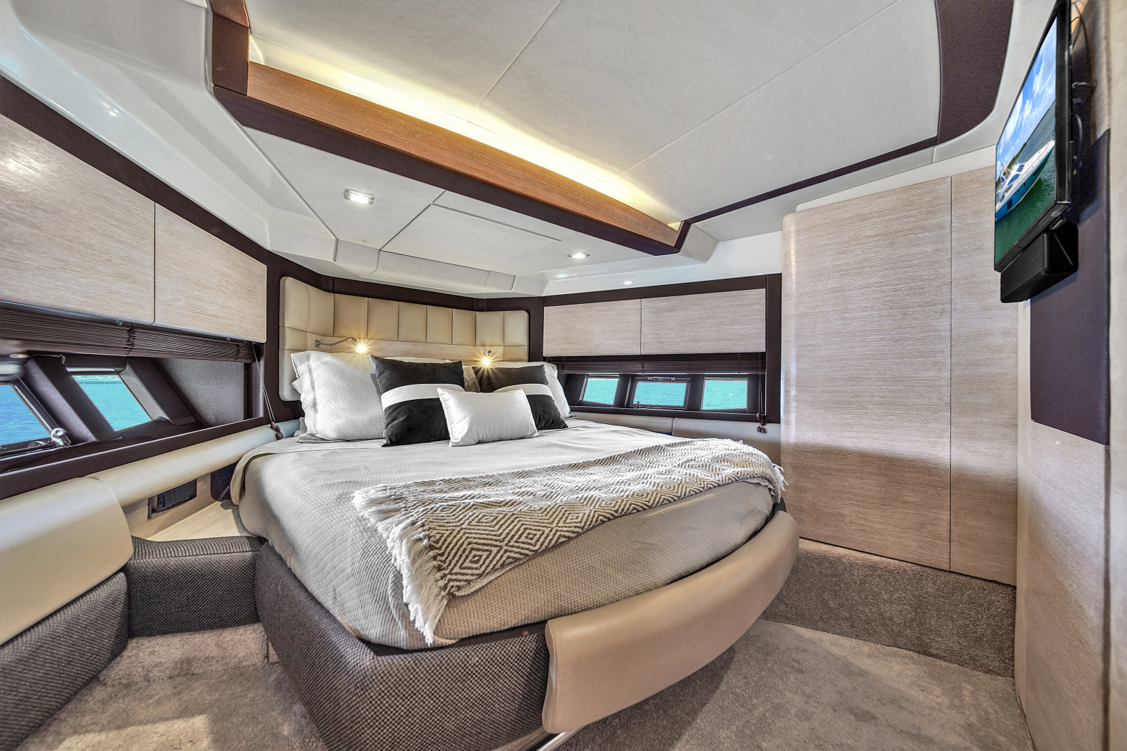 2012 Azimut 64 FLY - Image 70