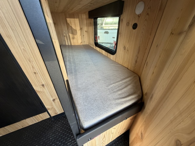 2027 CHEROKEE GREY WOLF 17TRH - Image 30