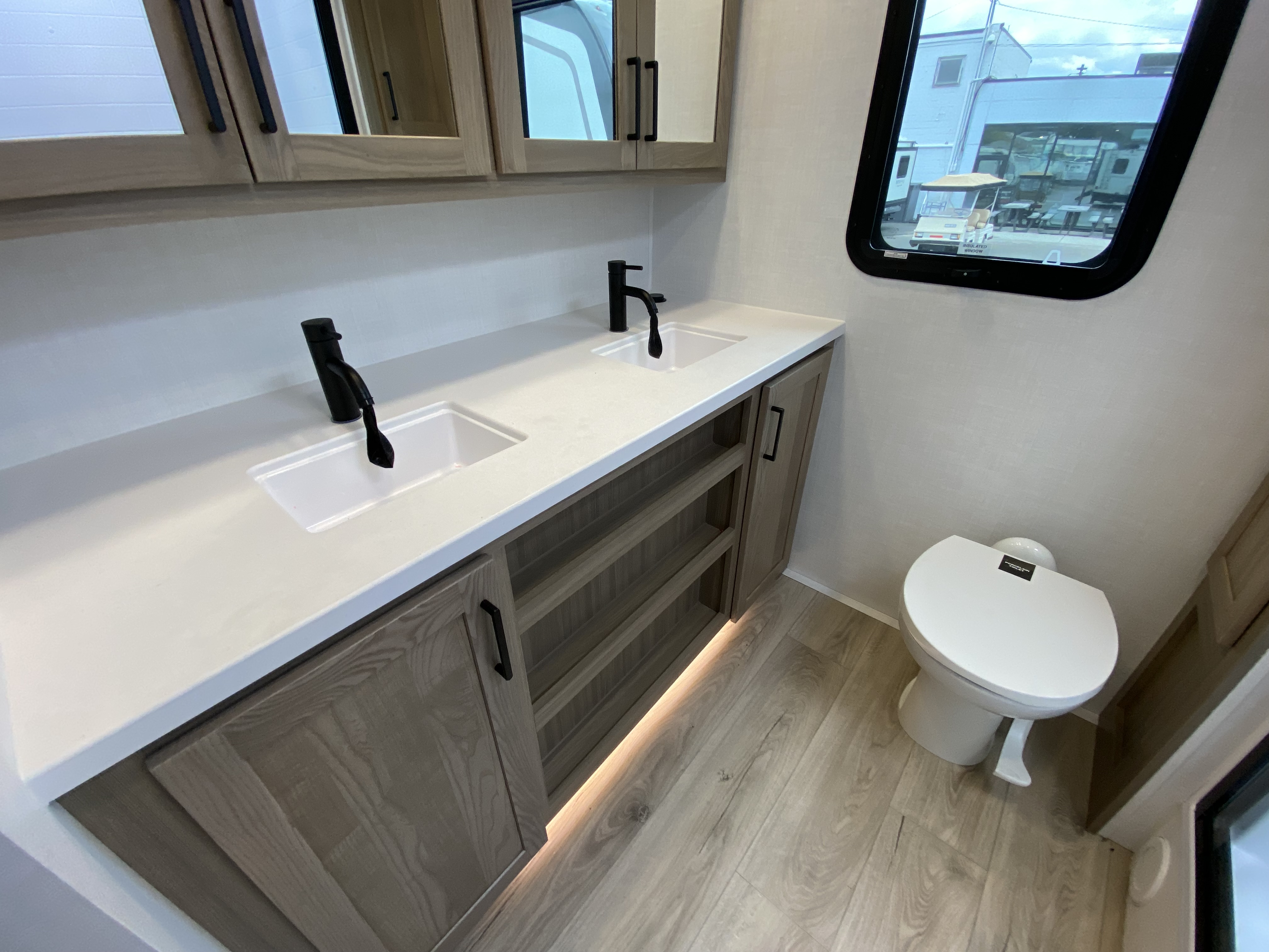 2027 Forest River Rockwood Ultra Lite 2623MBR - Image 23
