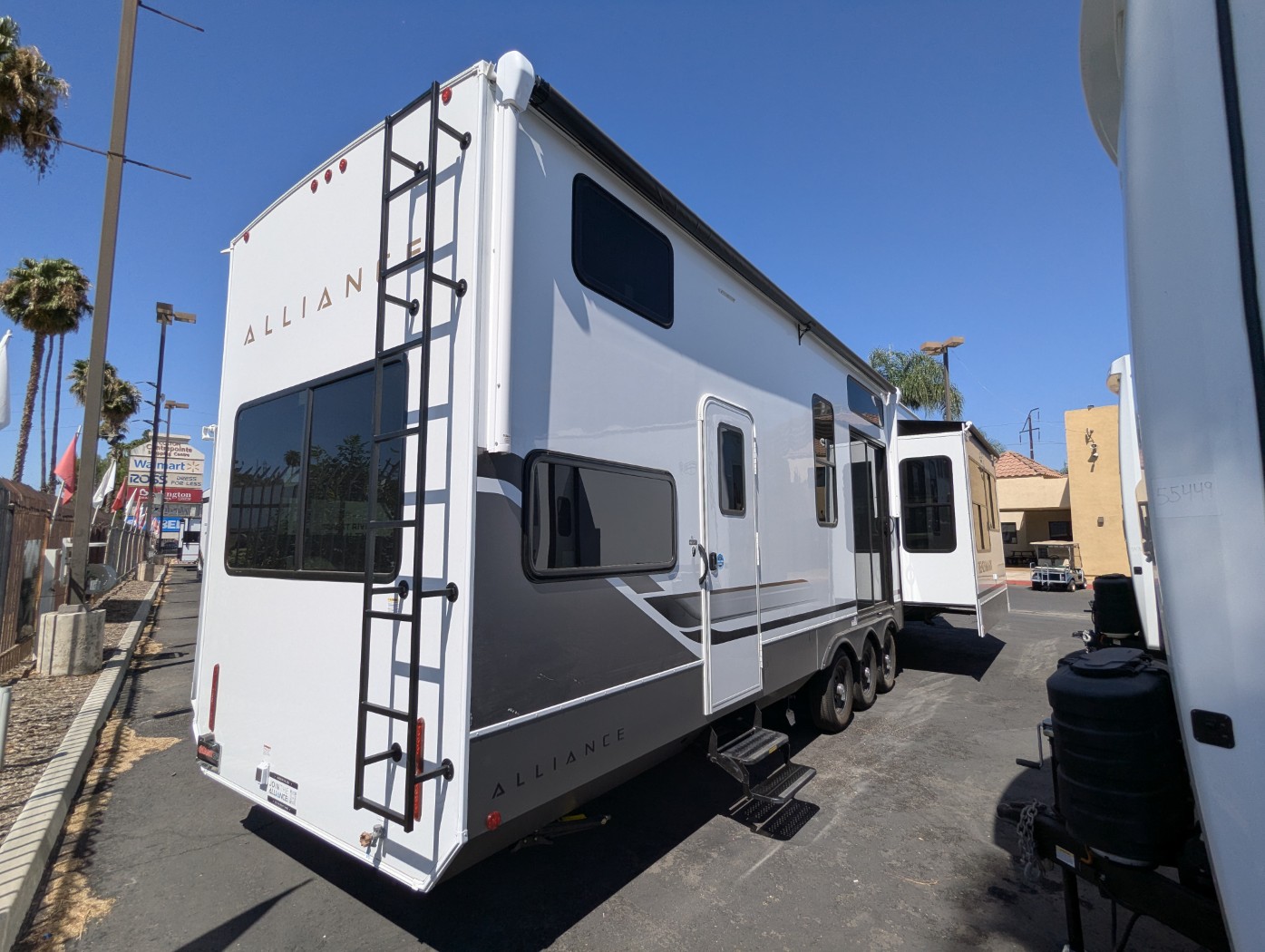 2026 Alliance RV Benchmark 42LFT - Image 6