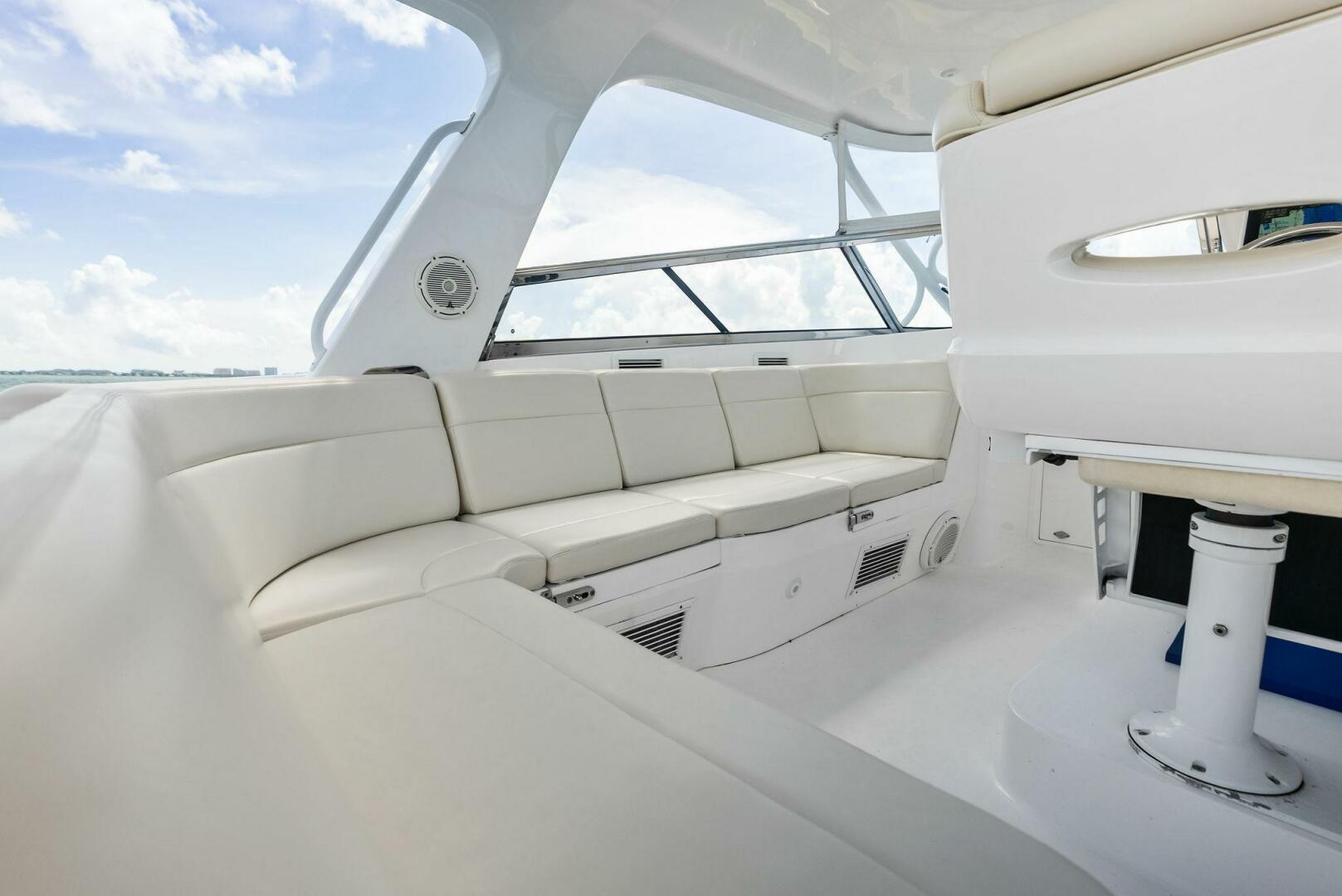2018 Intrepid 430 Sport Yacht - Image 29