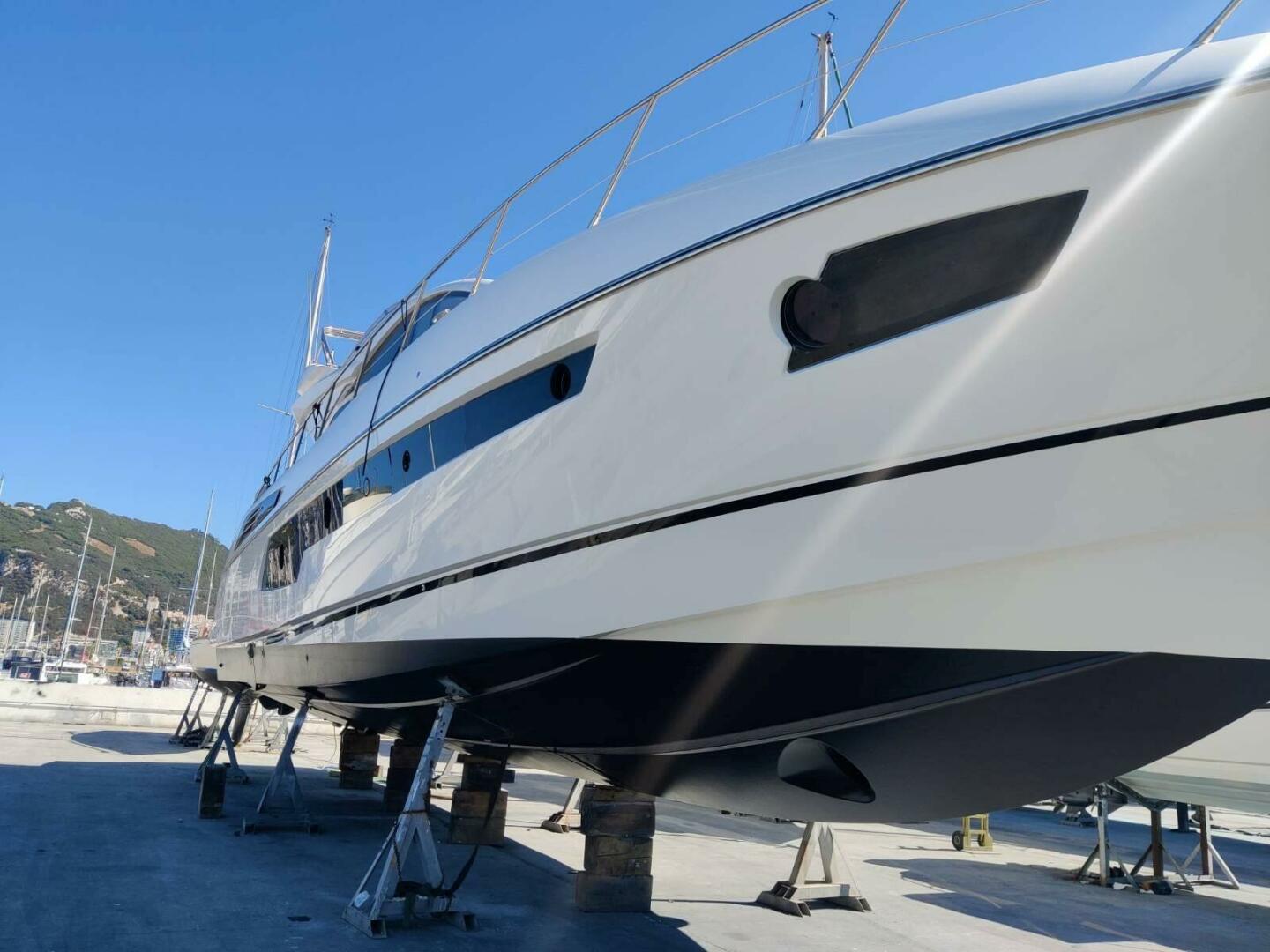 2015 Sunseeker Sport Yacht 68 - Image 47