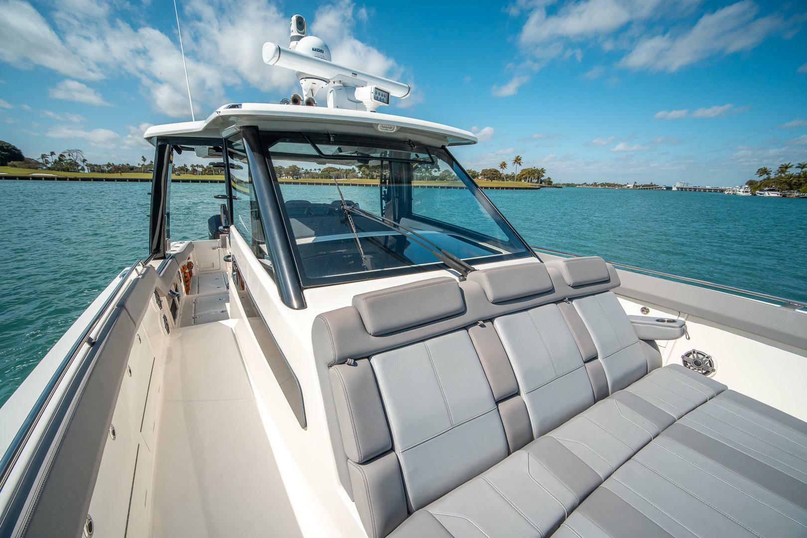 2023 Boston Whaler 420 Outrage - Image 22