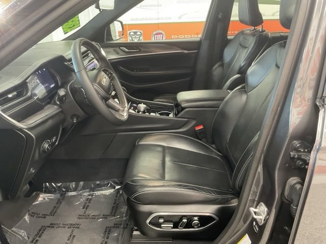2025 Jeep Grand Cherokee L Overland 4X4 - Image 16
