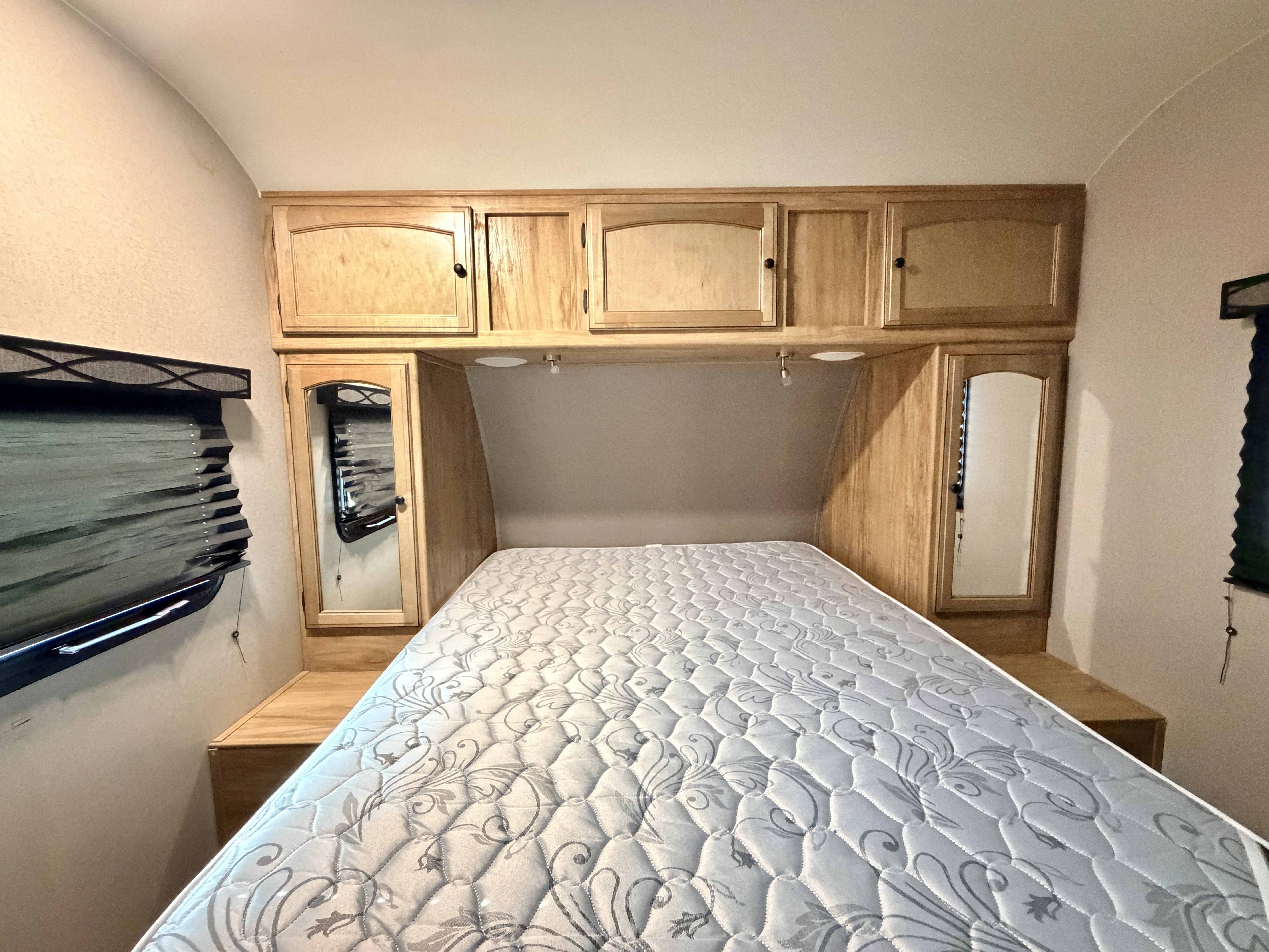 2019 Coachmen Freedom Express Ultra Lite 246RKS - Image 15