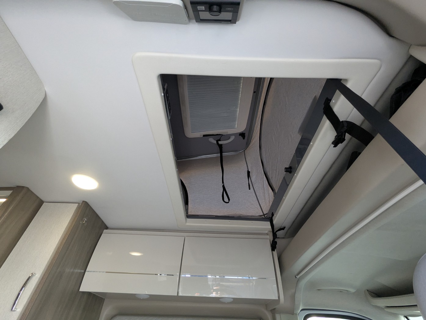 2022 Thor Motor Coach Tellaro 20J - Image 13