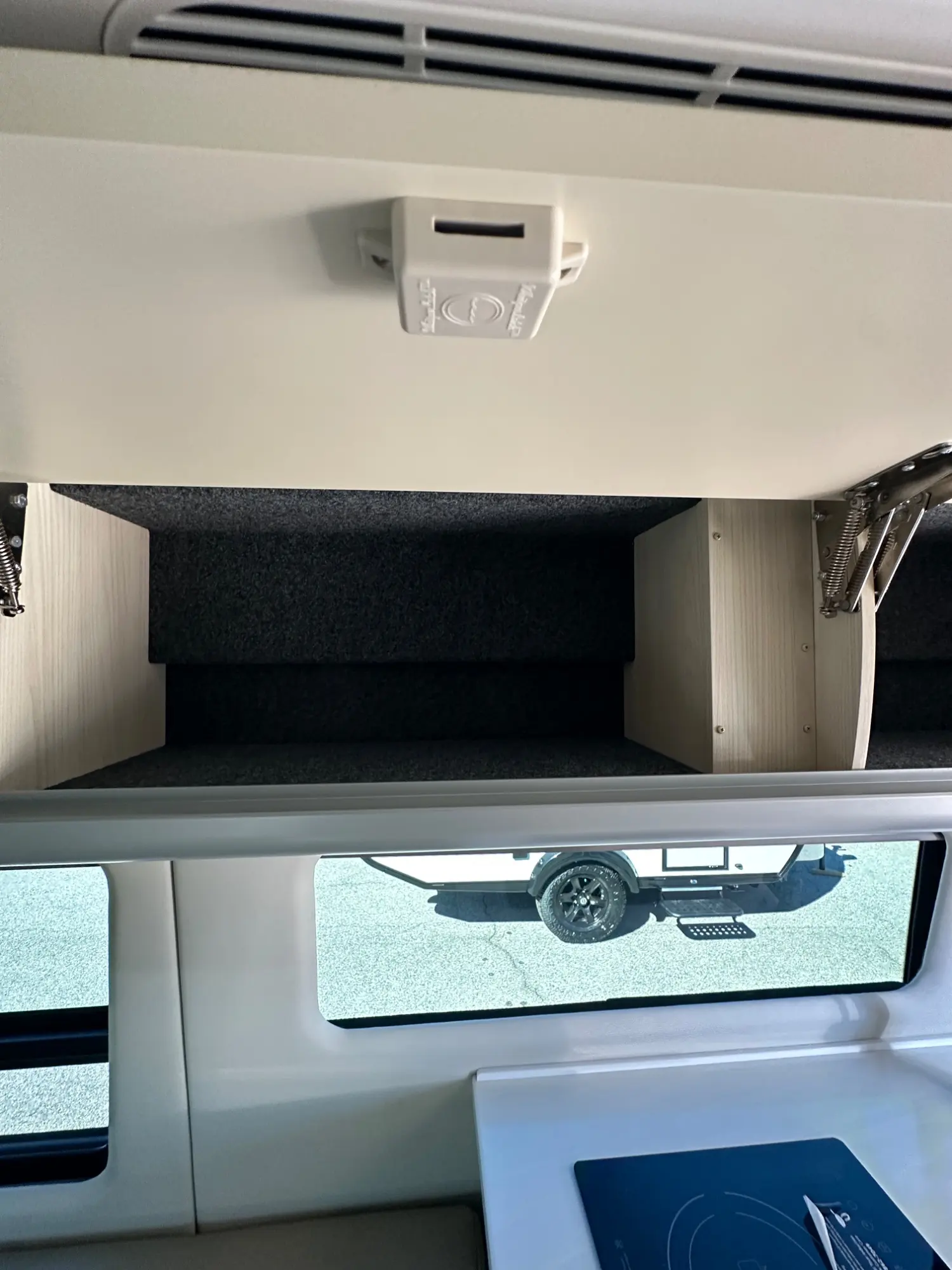 2026 Airstream Interstate 24GL - Image 39