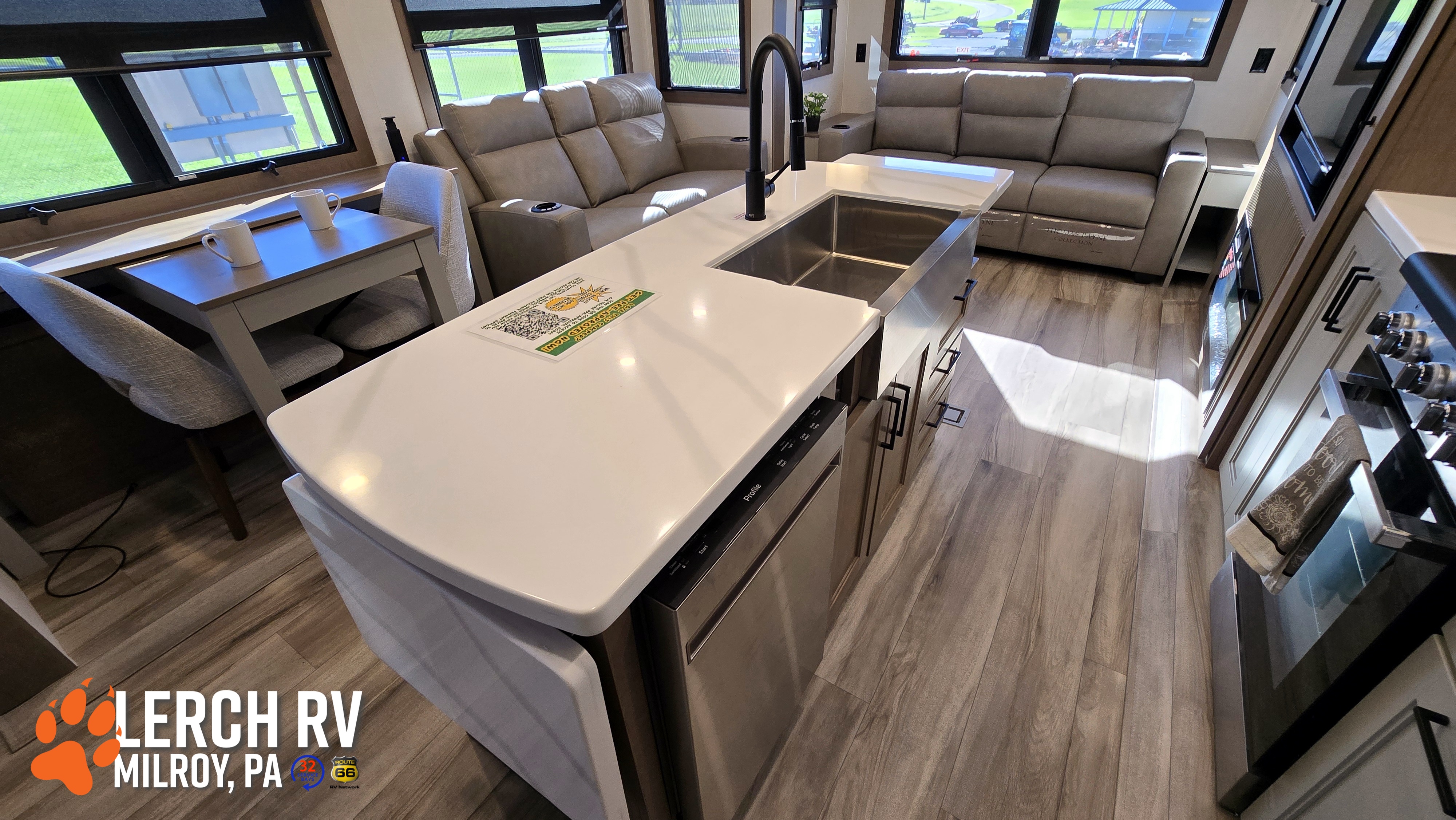 2027 KZ RV Durango Gold G366FBQ - Image 18