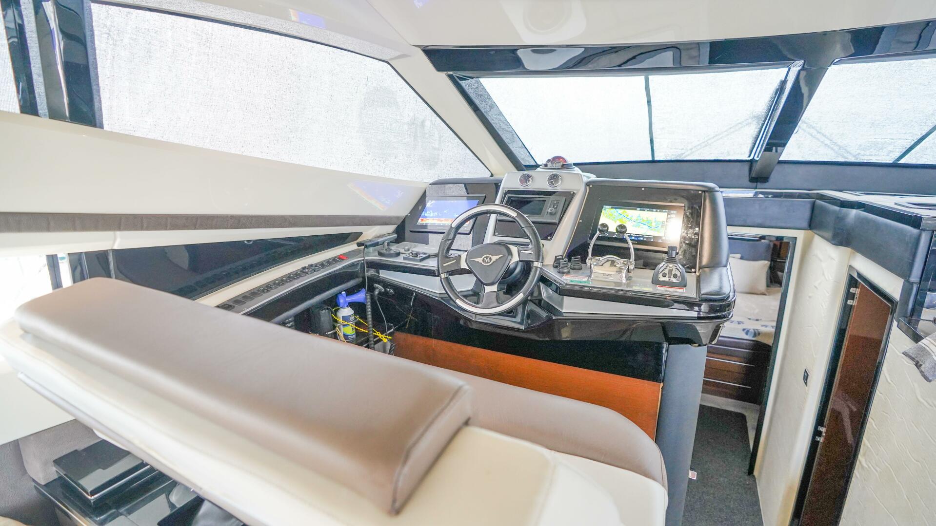 2009 Marquis 500 Sport Bridge - Image 16