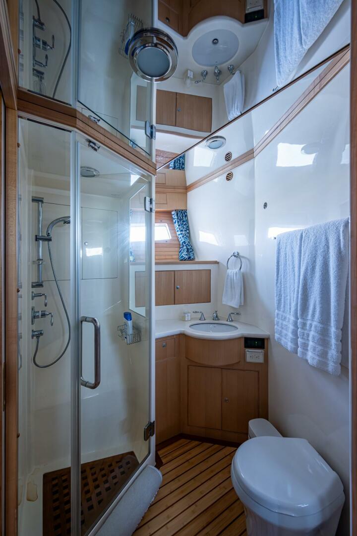 2013 Marlow Explorer Enclosed Bridge (CB) - Image 7
