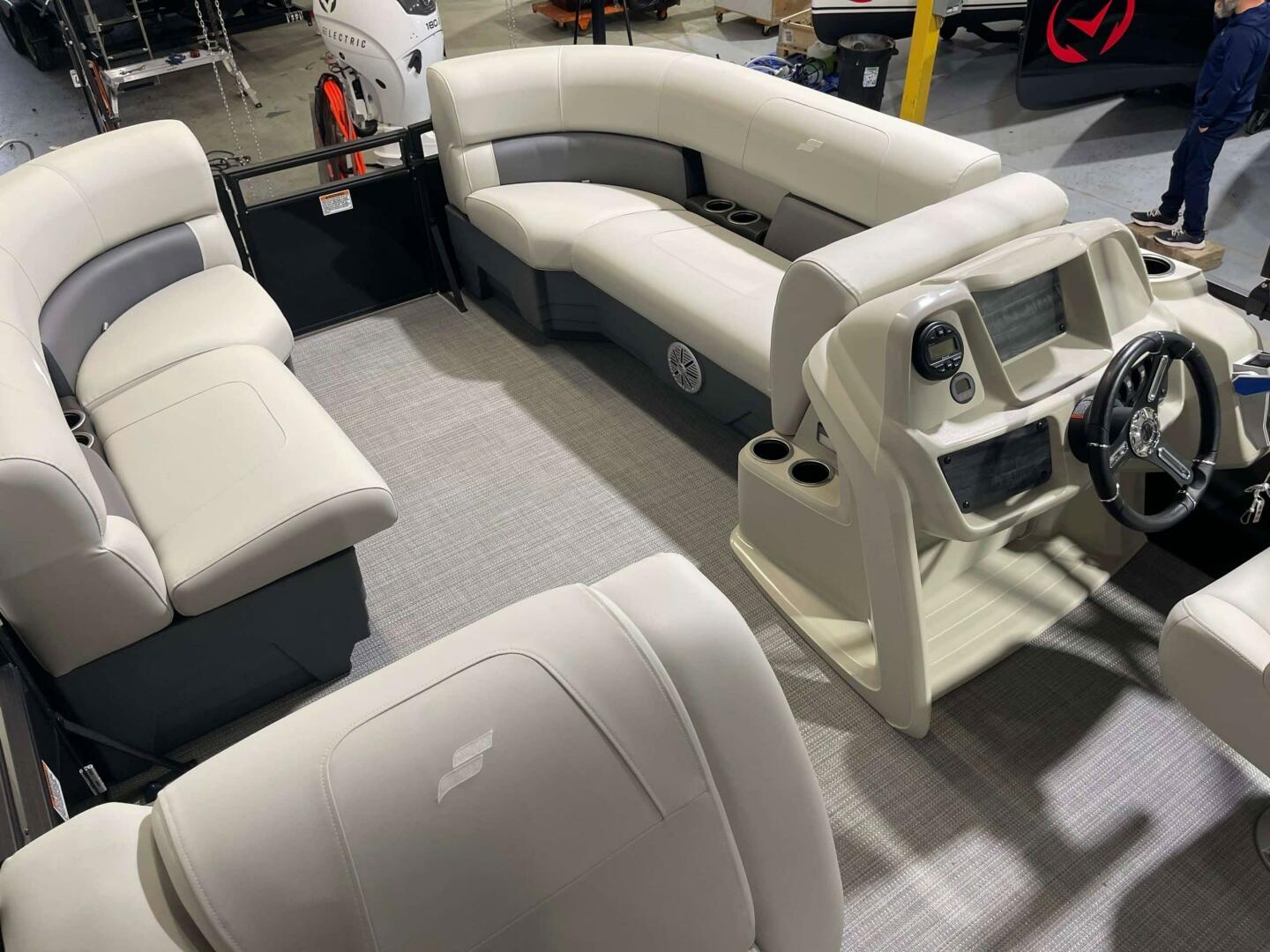 2024 Vision WX Tritoon - Image 36