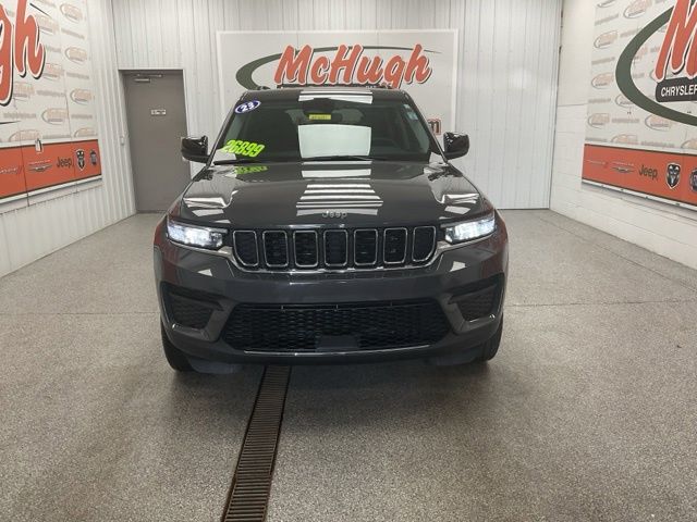 2023 Jeep Grand-Cherokee-L Laredo Altitude 4x4 - Image 2