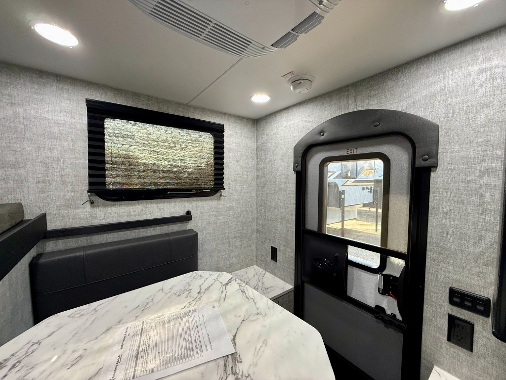 2026 Adlar Truck Topper 5 - Image 18
