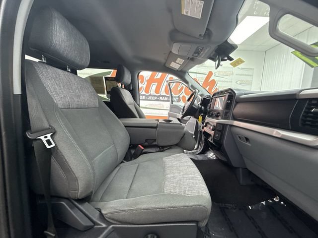 2023 Ford F-150 Crew Cab XLT 4WD - Image 36