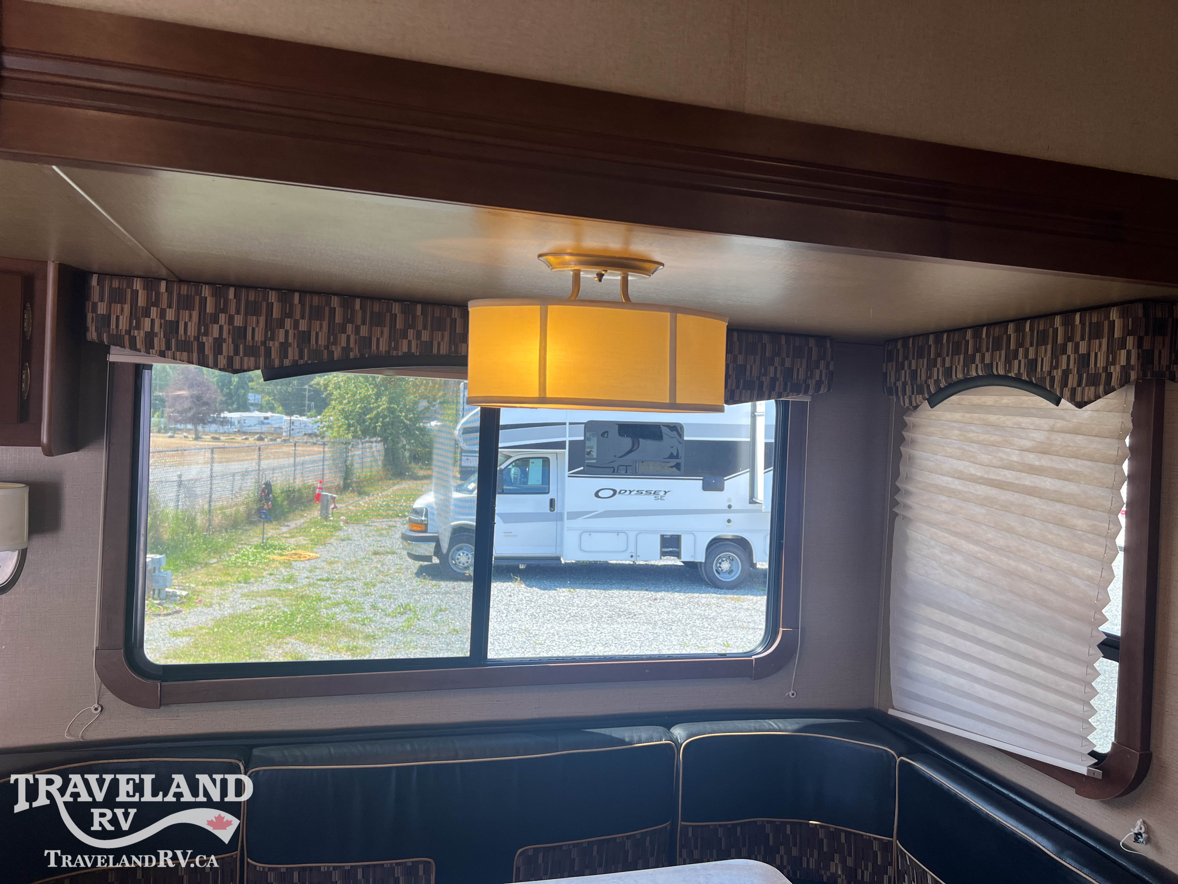 2014 Dutchmen Denali 2625RL Trail Edition - Image 13