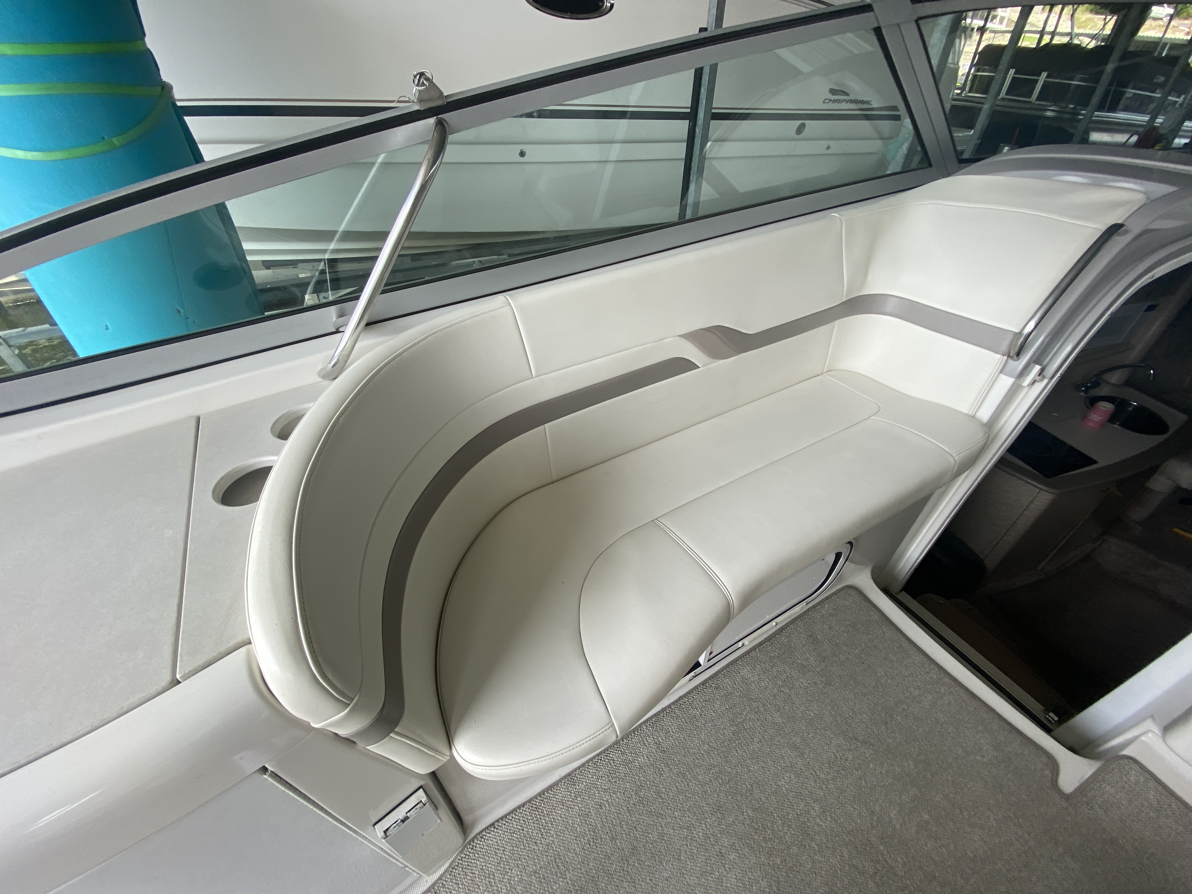2001 Formula 370 Super Sport - Image 13