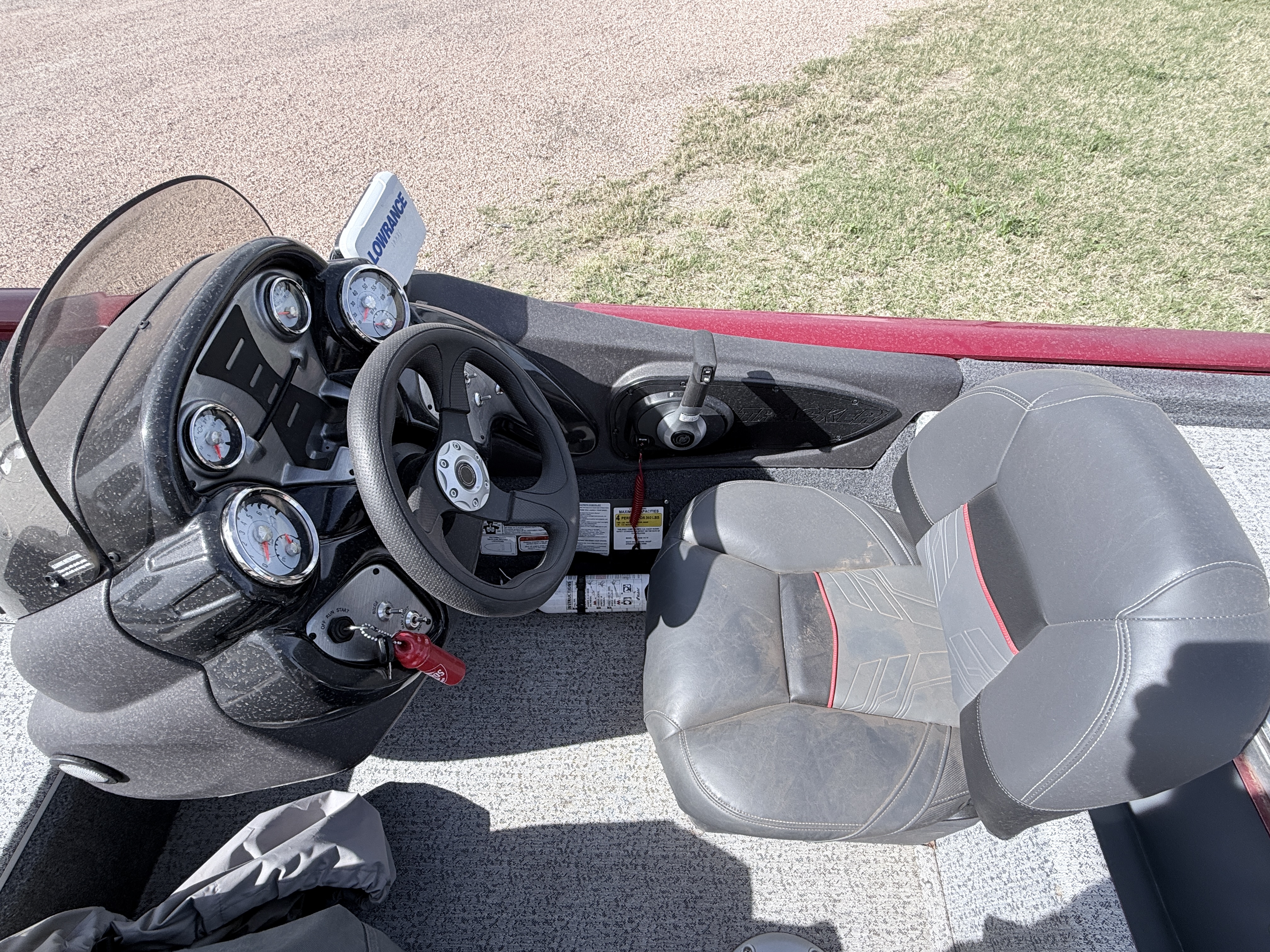 2024 TRACKER 2024 POR 175TF - Image 8
