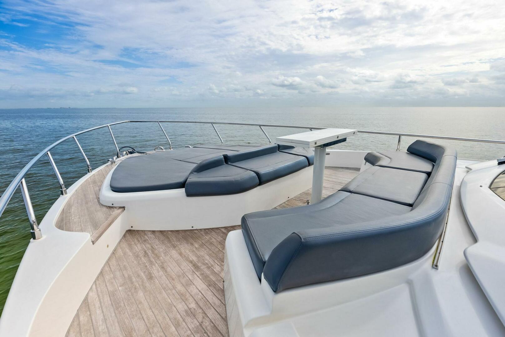 2018 Ferretti Yachts 800 - Image 16