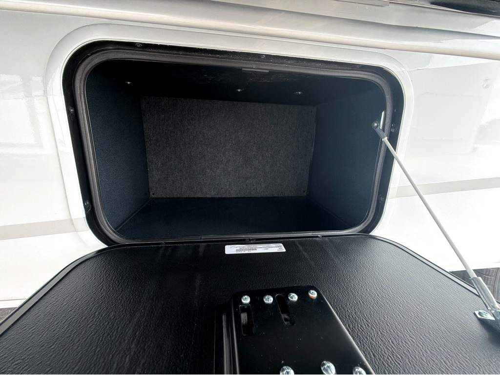 2027 ENTEGRA COACH ODYSSEY 29V - Image 8