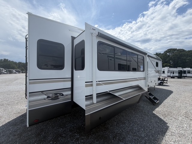2027 JAYCO EAGLE 355MBQS - Image 5